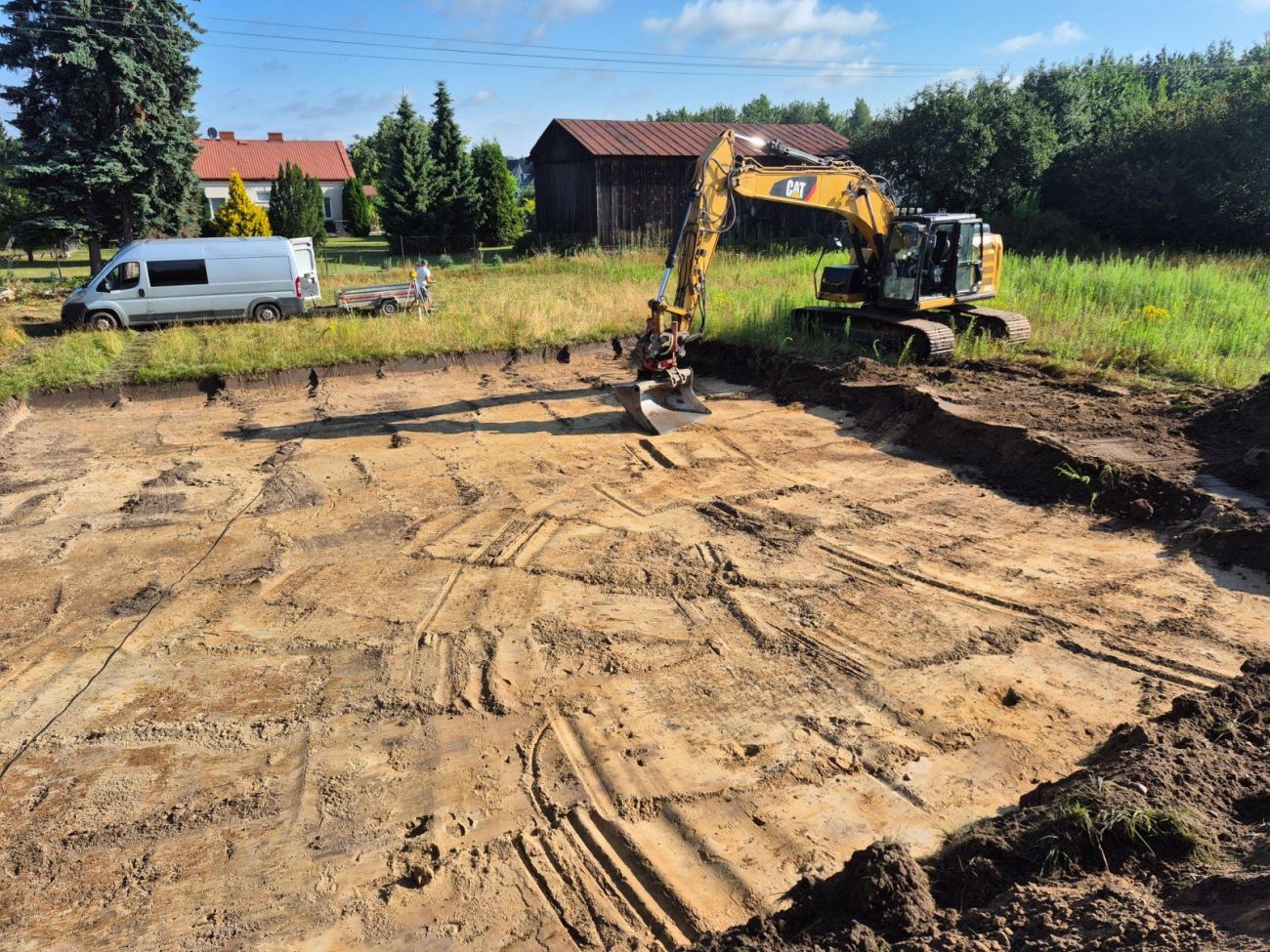 Wykop pod fundamenty w trakcie prac